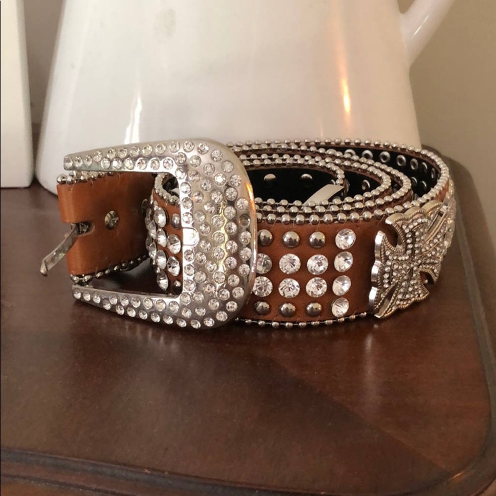 Jeweled fashion statement belt